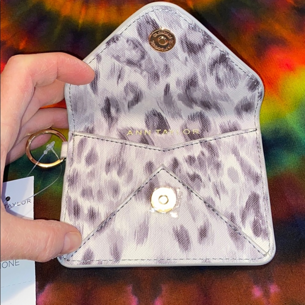 SNOW LEOPARD PRINT KEY RING POUCH - Picture 2 of 4